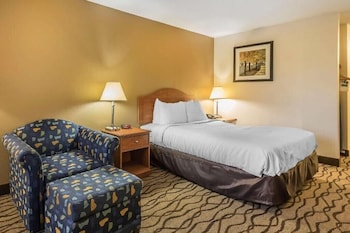 Standard Room, 1 Queen Bed, Accessible Bathtub, Non Smoking