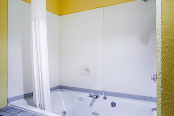 Suite, 1 King Bed with Sofa bed, Non Smoking