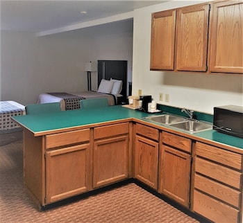Standard Room, 2 Queen Beds, Non Smoking