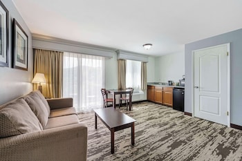 Suite, 2 Queen Beds, Non Smoking, Balcony (with Sofabed)