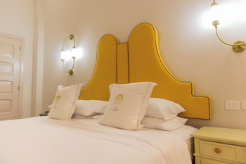 1 King Bed, 3 Single Beds, Superior Room, Family Room.