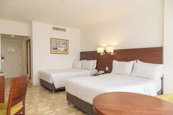 2 Double Beds