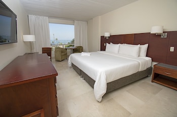 1 King Bed