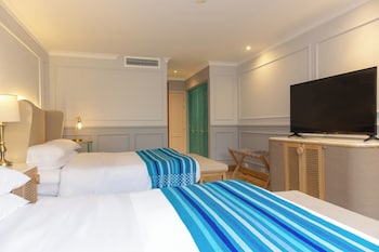 2 Queen Beds, Superior Room, Garden View