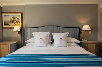 1 King Bed, 1 Bedroom Suite