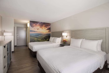 Standard Room, 2 Queen Beds, Non Smoking