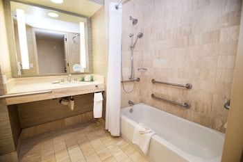 Room, 1 King Bed, Accessible, Bathtub