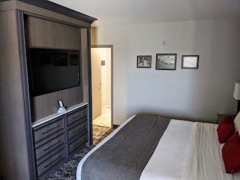 Deluxe Suite, 1 King Bed, Non Smoking
