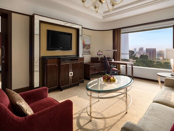 Family Room, 1 King Bed, Non Smoking (Premier)