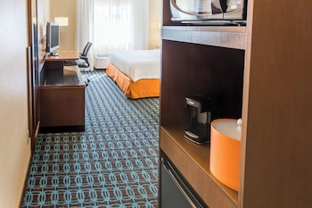 Room, 1 King Bed (Mobility/Hearing Access, Transf Shwr)