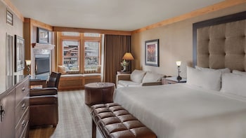 Suite, 1 King Bed (Premium King Junior Suite)