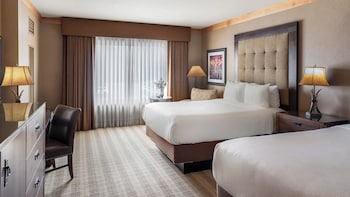 Deluxe Room, 2 Queen Beds (Premium Two Queens)