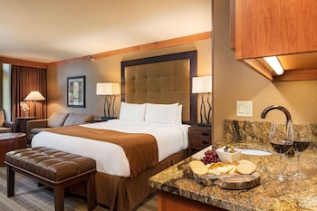 Suite, 1 King Bed (Premium King Junior Suite)