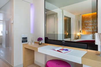Ambassador Suite Lake View  with Terrace