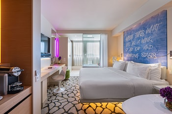 Deluxe Room, Lake View