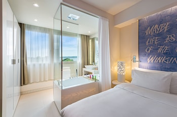 Deluxe Room, Lake View