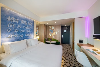 Deluxe Room, Lake View