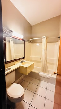 Standard Room, 1 King Bed, Non Smoking, Poolside