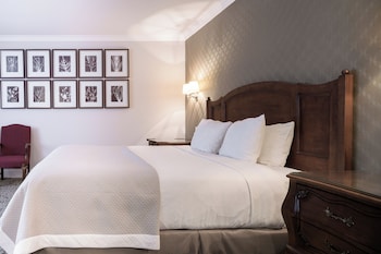 Deluxe Room, 1 King Bed, Non Smoking
