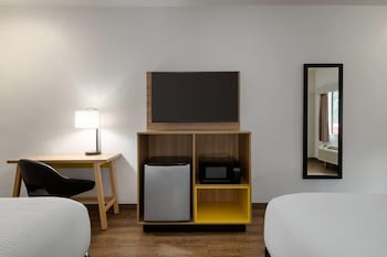 Room, 2 Queen Beds, Accessible, Non Smoking (Mobility Accessible)