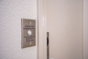 Room, 1 King Bed, Accessible (Resort)