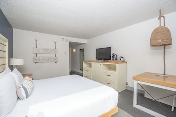 Room, 1 King Bed (Resort)