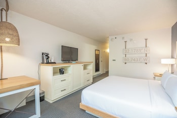 Room, 1 King Bed, Accessible, Partial Ocean View