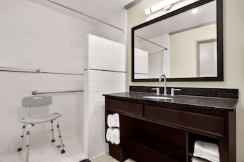 Room, 2 Queen Beds, Accessible, Non Smoking (Mobility)