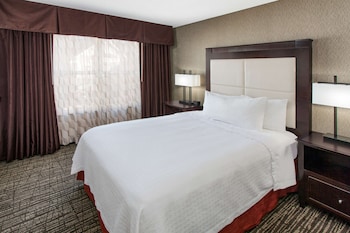 Suite, 2 Bedrooms, Non Smoking (1 King Bed, 1 Double Bed, 1 Sofa Bed)