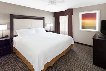 Suite, 2 Bedrooms, Non Smoking (1 King Bed, 1 Double Bed, 1 Sofa Bed)
