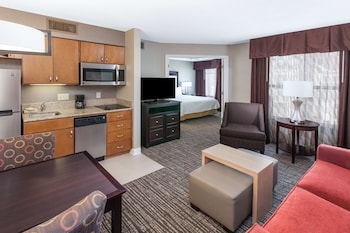 Suite, 1 King Bed with Sofa bed, Accessible, Non Smoking