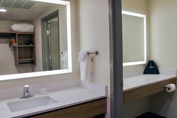Room, 2 Queen Beds, Accessible, Non Smoking