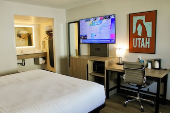 Room, 1 King Bed, Accessible, Non Smoking