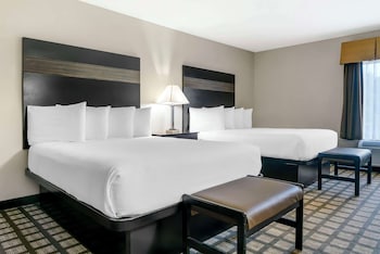Standard Room, 2 Queen Beds, Refrigerator & Microwave, Courtyard Area