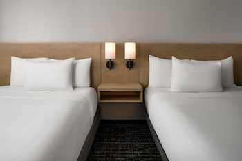 Room, Multiple Beds (High Floor)