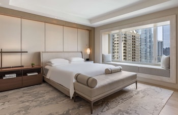 Suite (CHICAGO AVENUE SUITE)
