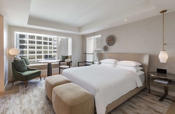 Deluxe Room, 1 King Bed, City View