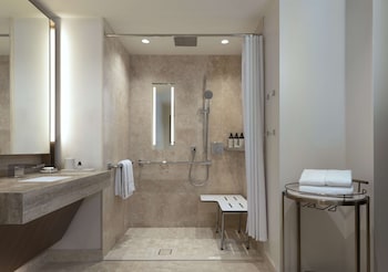 Room, 1 King Bed, Accessible (Shower)