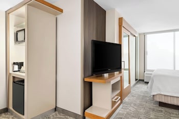Suite, Multiple Beds, Hearing Accessible (Accessible Bathtub)