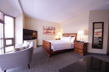 Suite, 1 Queen Bed, Non Smoking, Jetted Tub (Walk-in Shower)