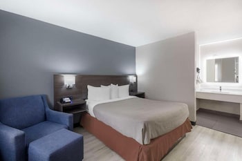 Standard Room, 1 King Bed, Non Smoking