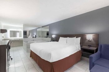 Standard Room, 1 King Bed, Non Smoking, Hot Tub