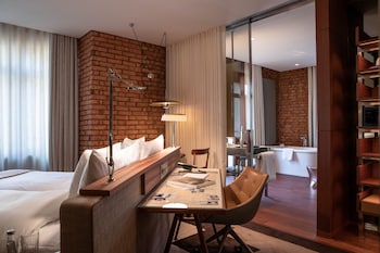 Room, Corner