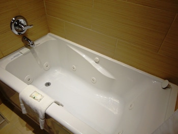 Suite, 1 King Bed, Non Smoking