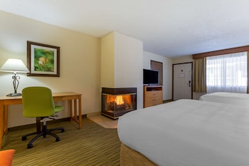 Standard Room, 2 Queen Beds, Non Smoking, Fireplace