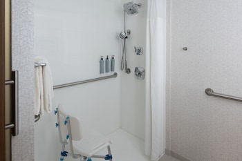 Room, 2 Queen Beds, Hearing Accessible (Accessible Bathtub)