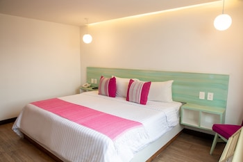 Deluxe Room, 1 King Bed