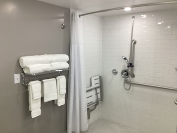 Room, 2 Double Beds, Non Smoking (Mobility Access, Roll-in Shower)