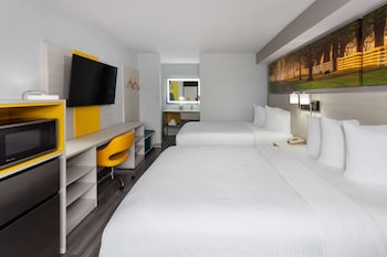 Room, 2 Queen Beds, Non Smoking