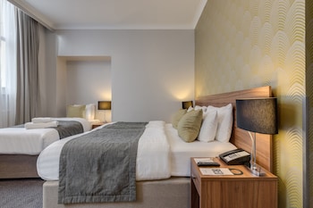 Superior Room, 1 Queen Bed, Non Smoking (with Single Sofabed)
